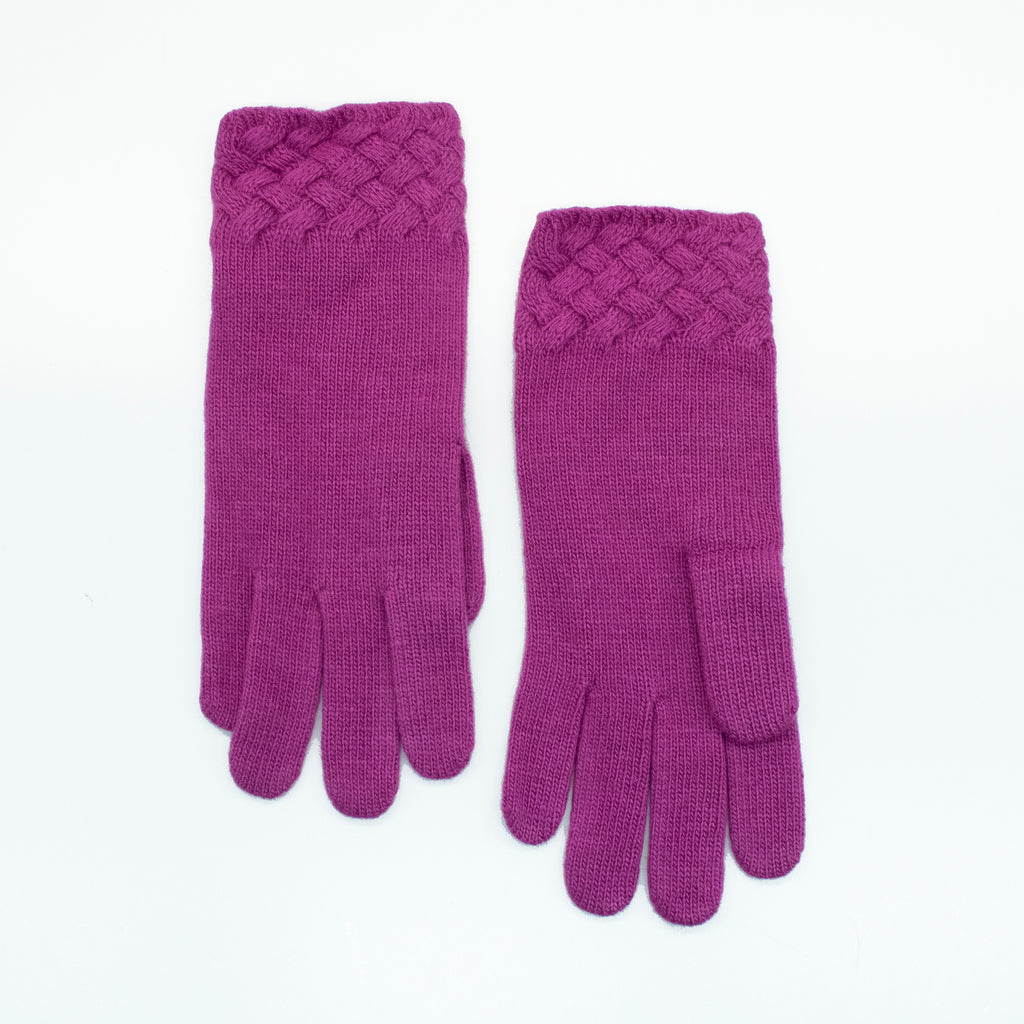 GLOVES IN BASKET WEAVE STITCH