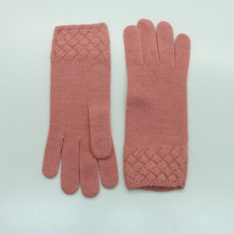 GLOVES IN BASKET WEAVE STITCH