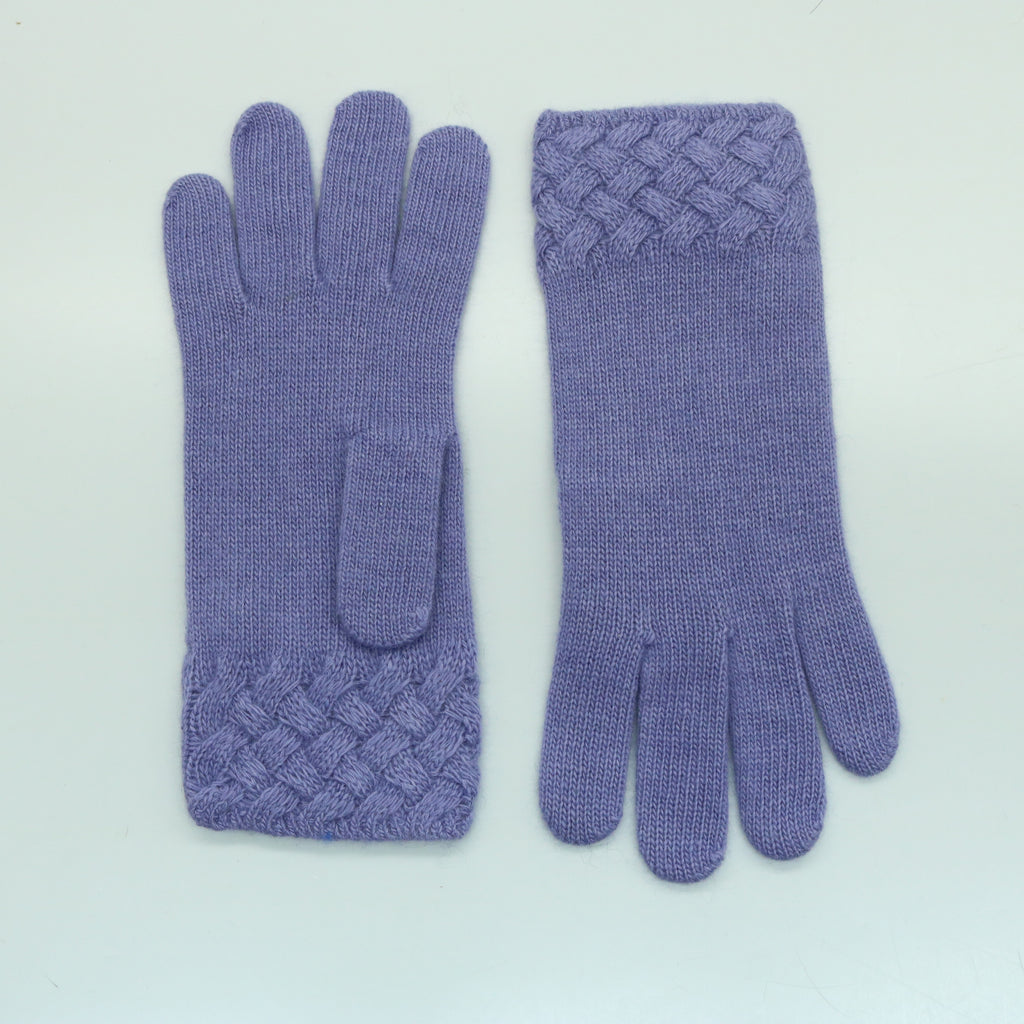 GLOVES IN BASKET WEAVE STITCH