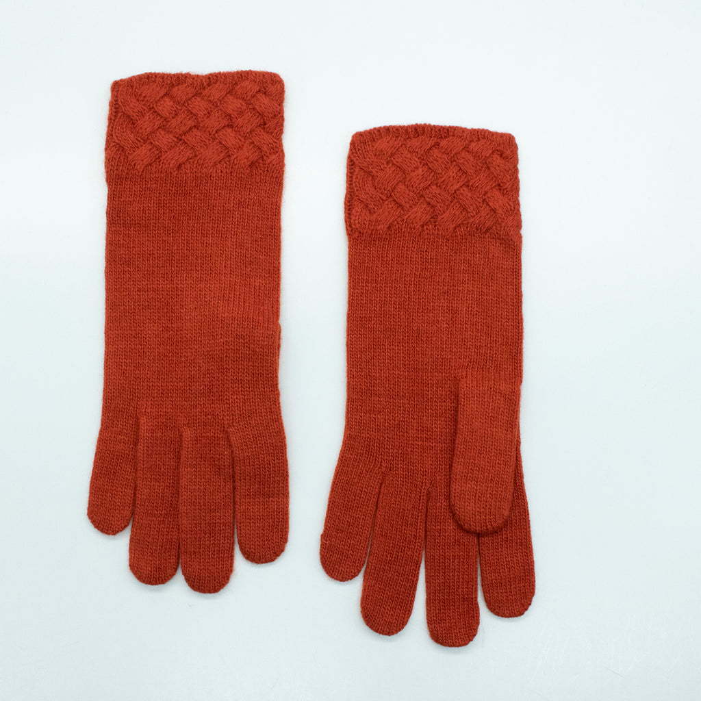 GLOVES IN BASKET WEAVE STITCH