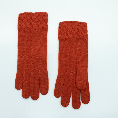 GLOVES IN BASKET WEAVE STITCH