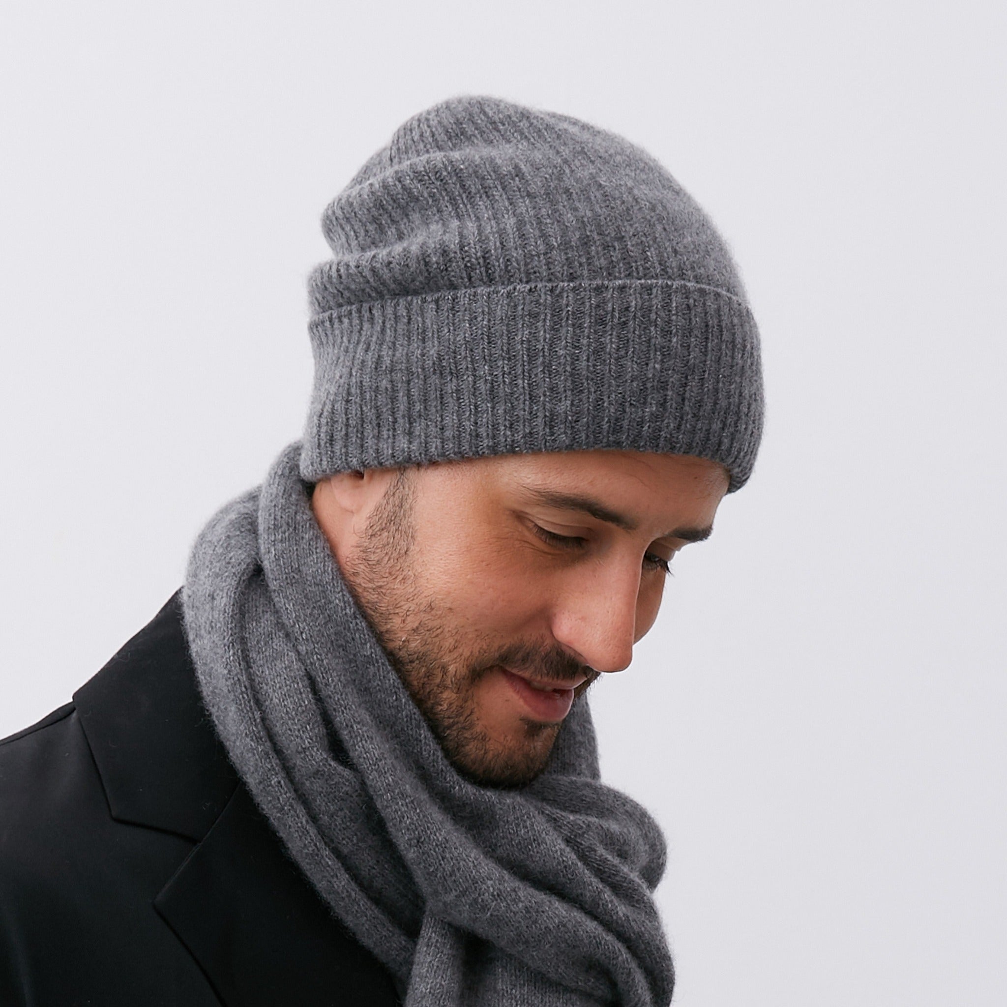 RIBBED CASHMERE BEANIE
