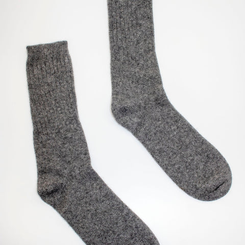MEDIUM GREY